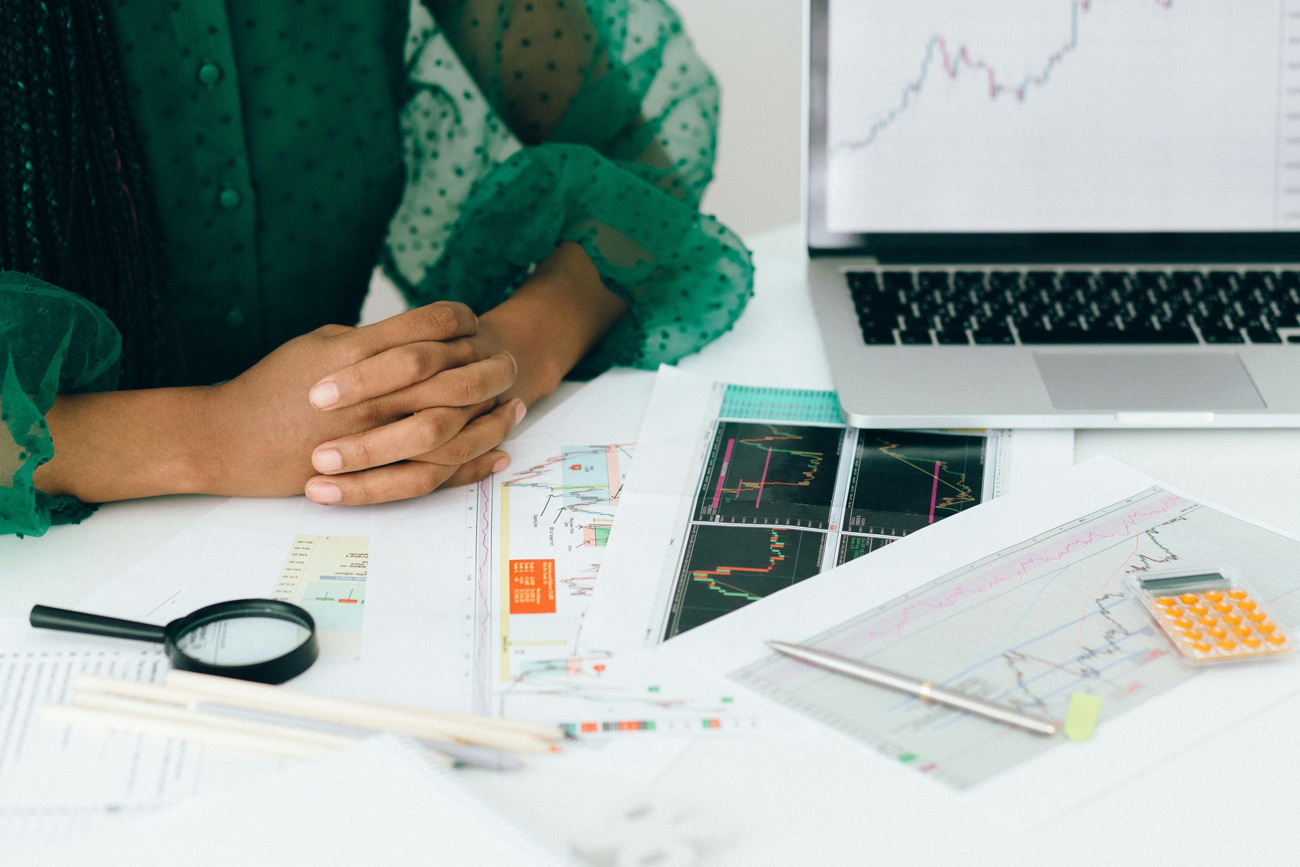 How to Calculate ROI in Digital Marketing — Strategy, KPIs & Why It Matters